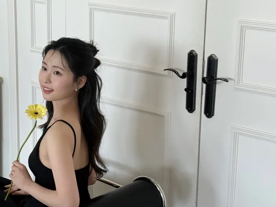 노란 꽃을 든 신부